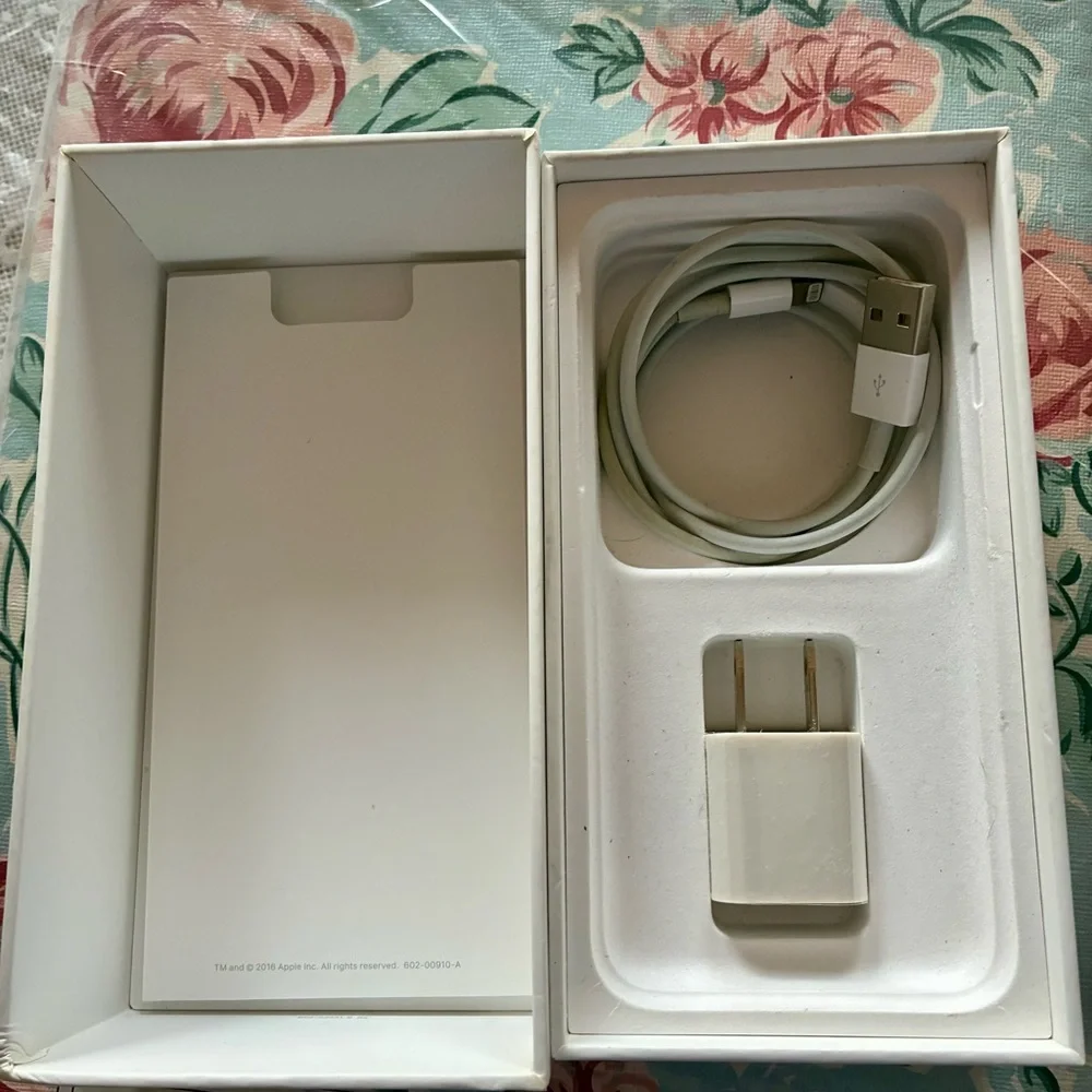 Apple 8 iPhone64GB with Black Finish